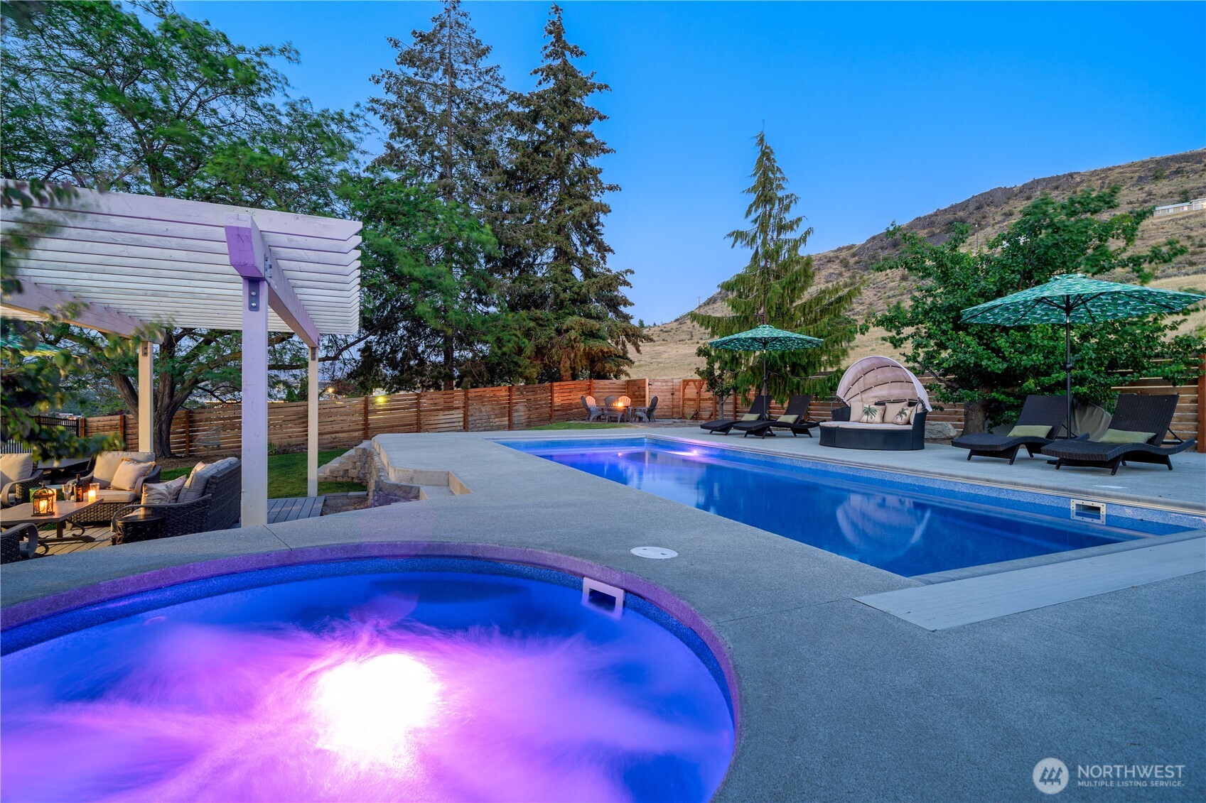 621 Mountain View Dr , Chelan, WA 98816