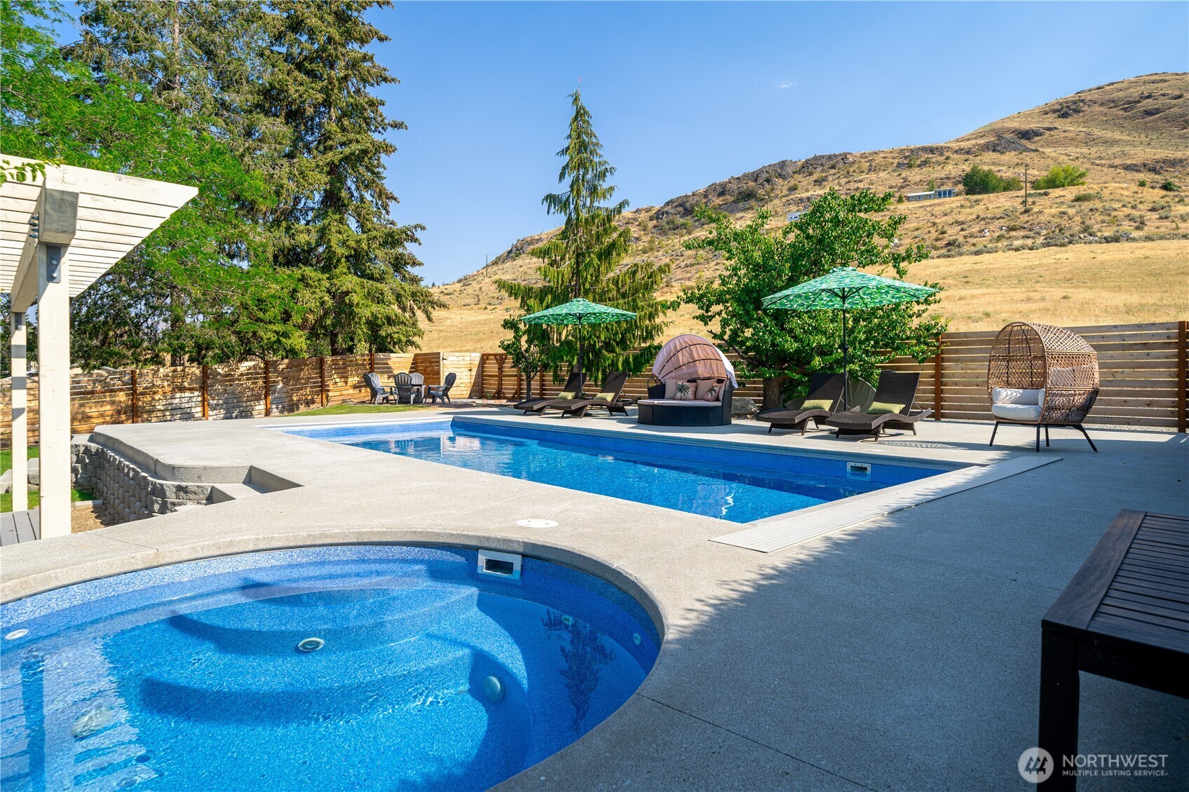 621 Mountain View Dr , Chelan, WA 98816