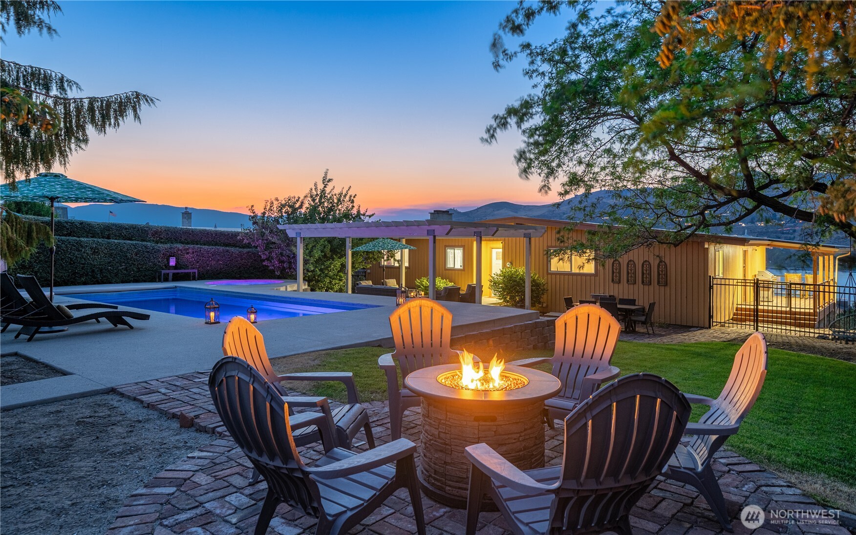 621 Mountain View Dr , Chelan, WA 98816