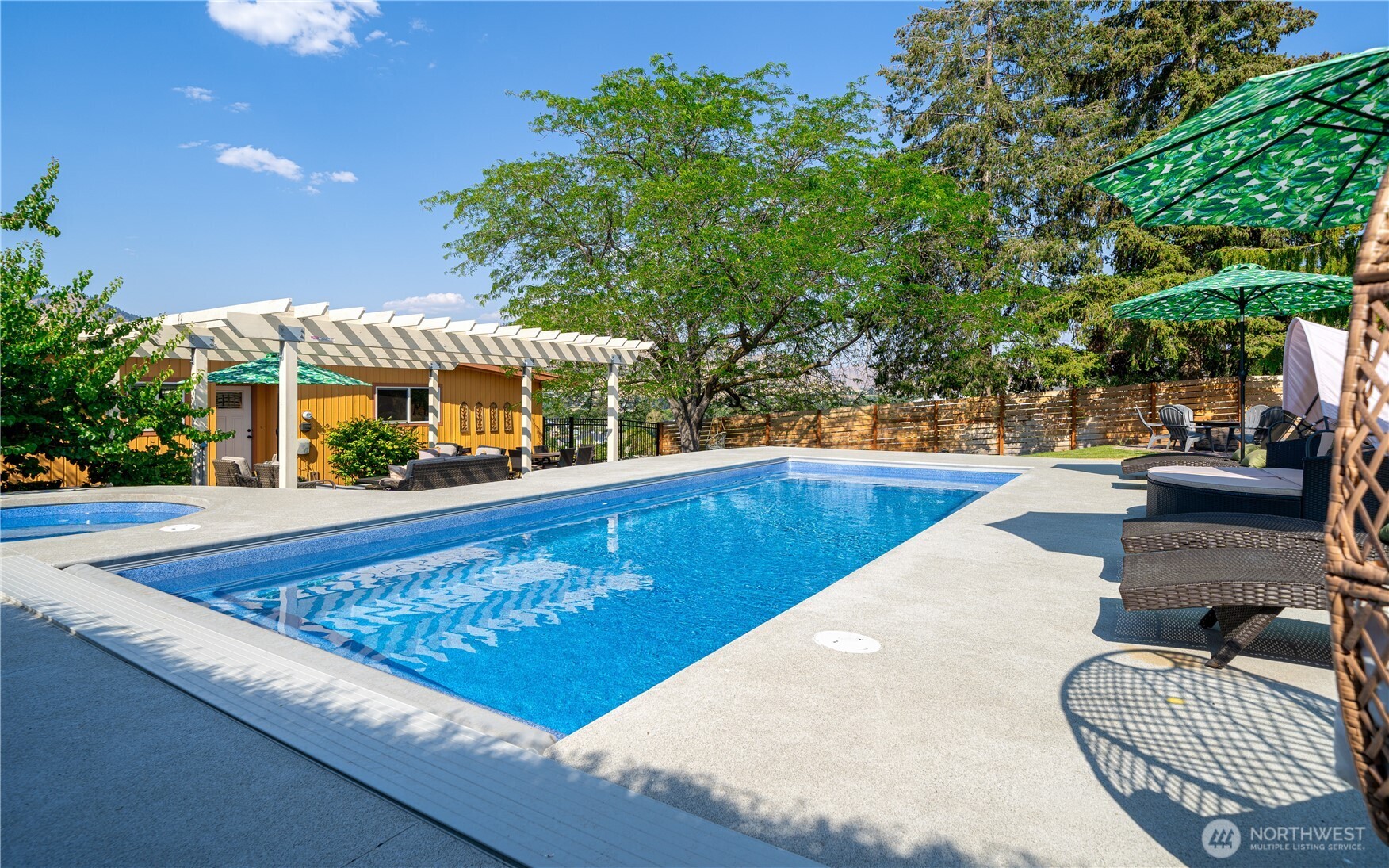 621 Mountain View Dr , Chelan, WA 98816