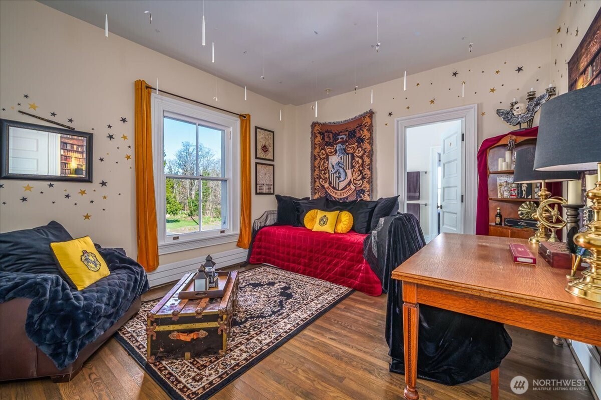 4200 Washington Avenue W, Seattle, WA 98199