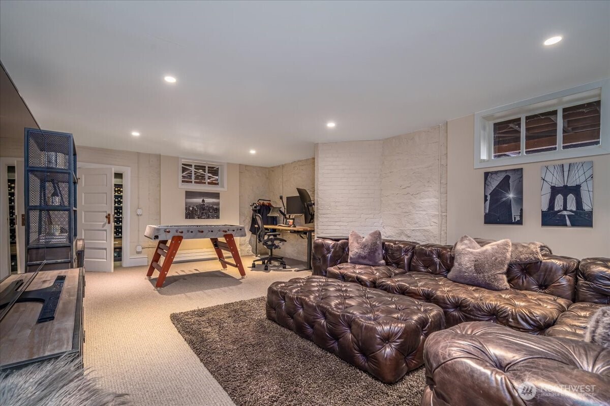 4200 Washington Avenue W, Seattle, WA 98199