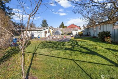 721 134th Street S, Tacoma, WA 98444 - Photo 2