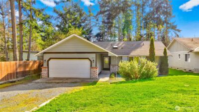 1583 Mark Street , Oak Harbor, WA 98277