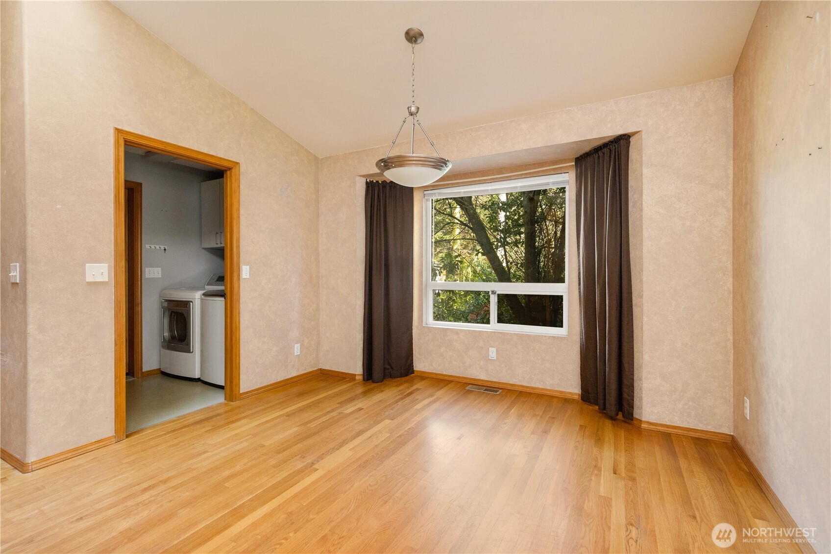 1583 Mark Street , Oak Harbor, WA 98277