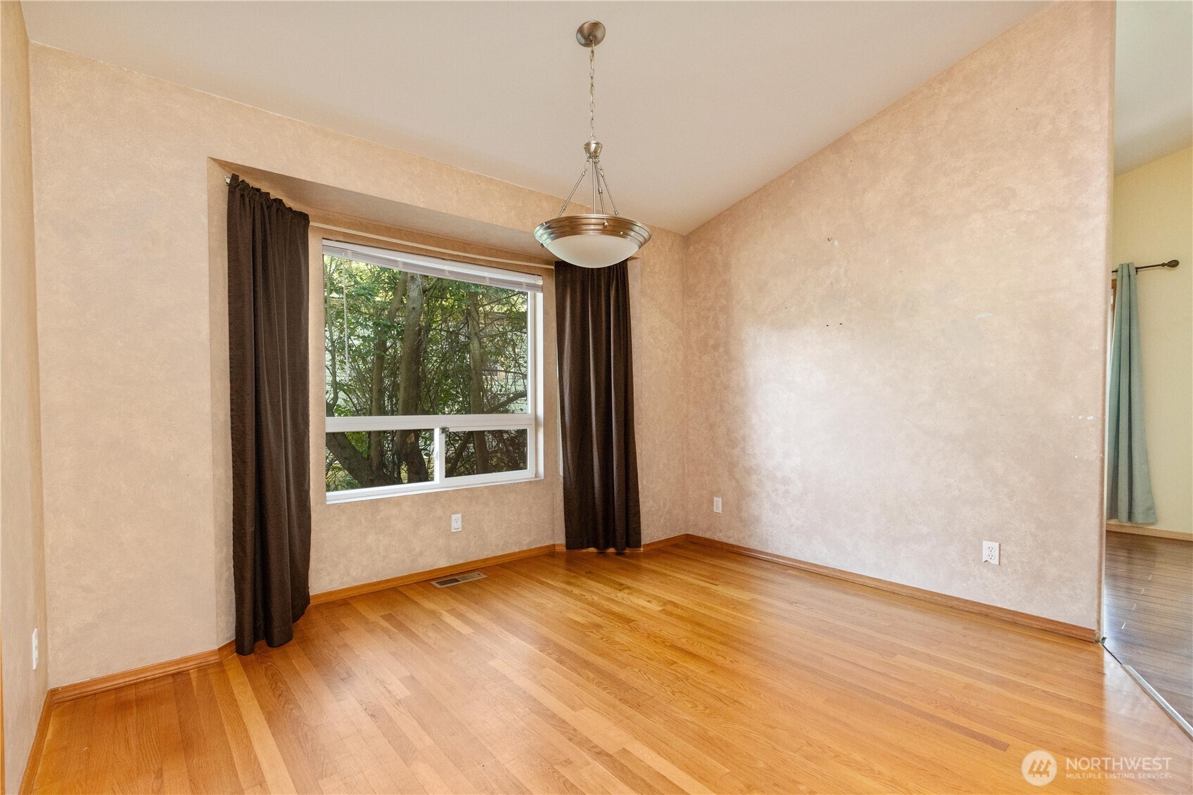 1583 Mark Street , Oak Harbor, WA 98277