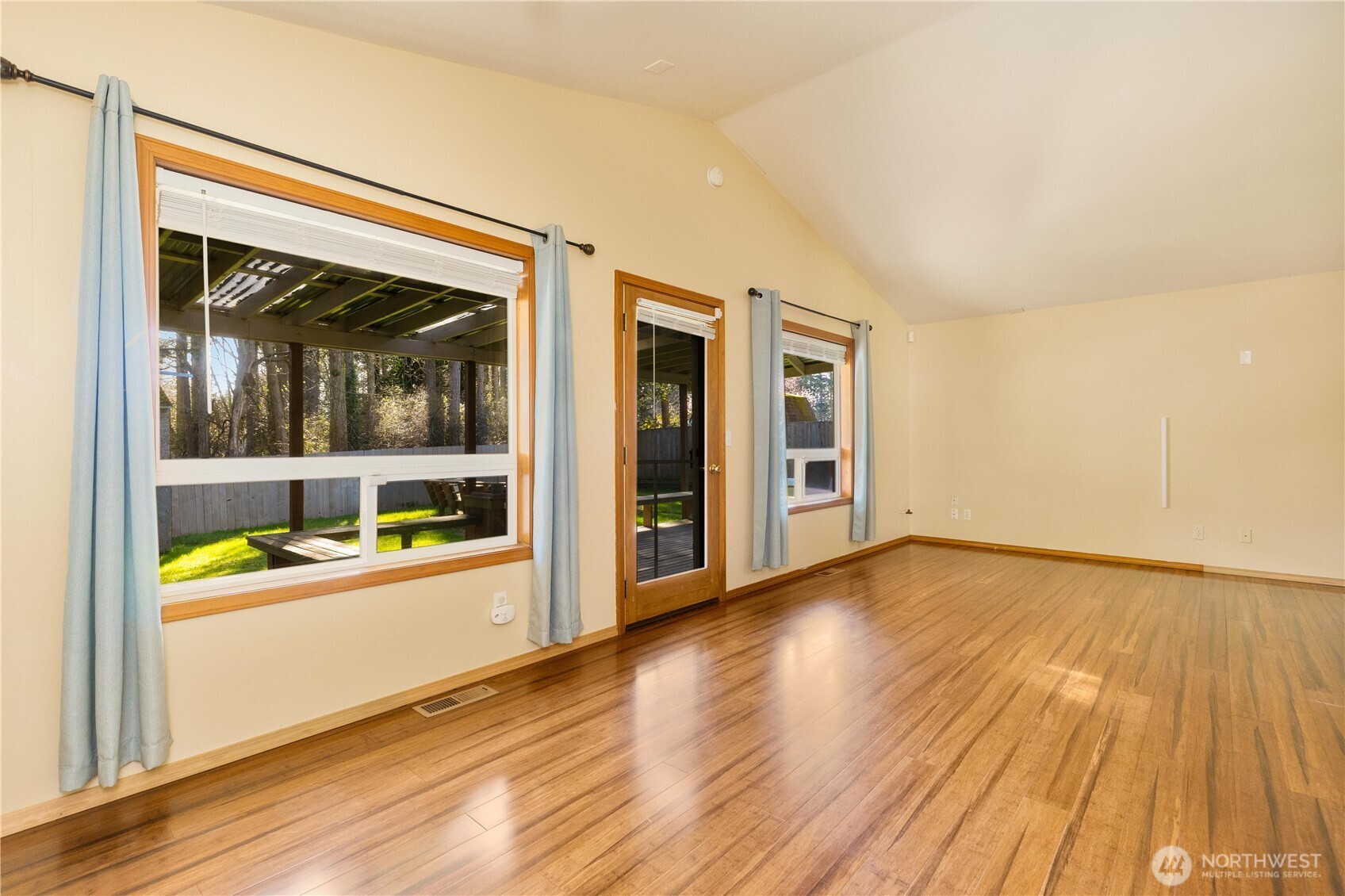 1583 Mark Street , Oak Harbor, WA 98277