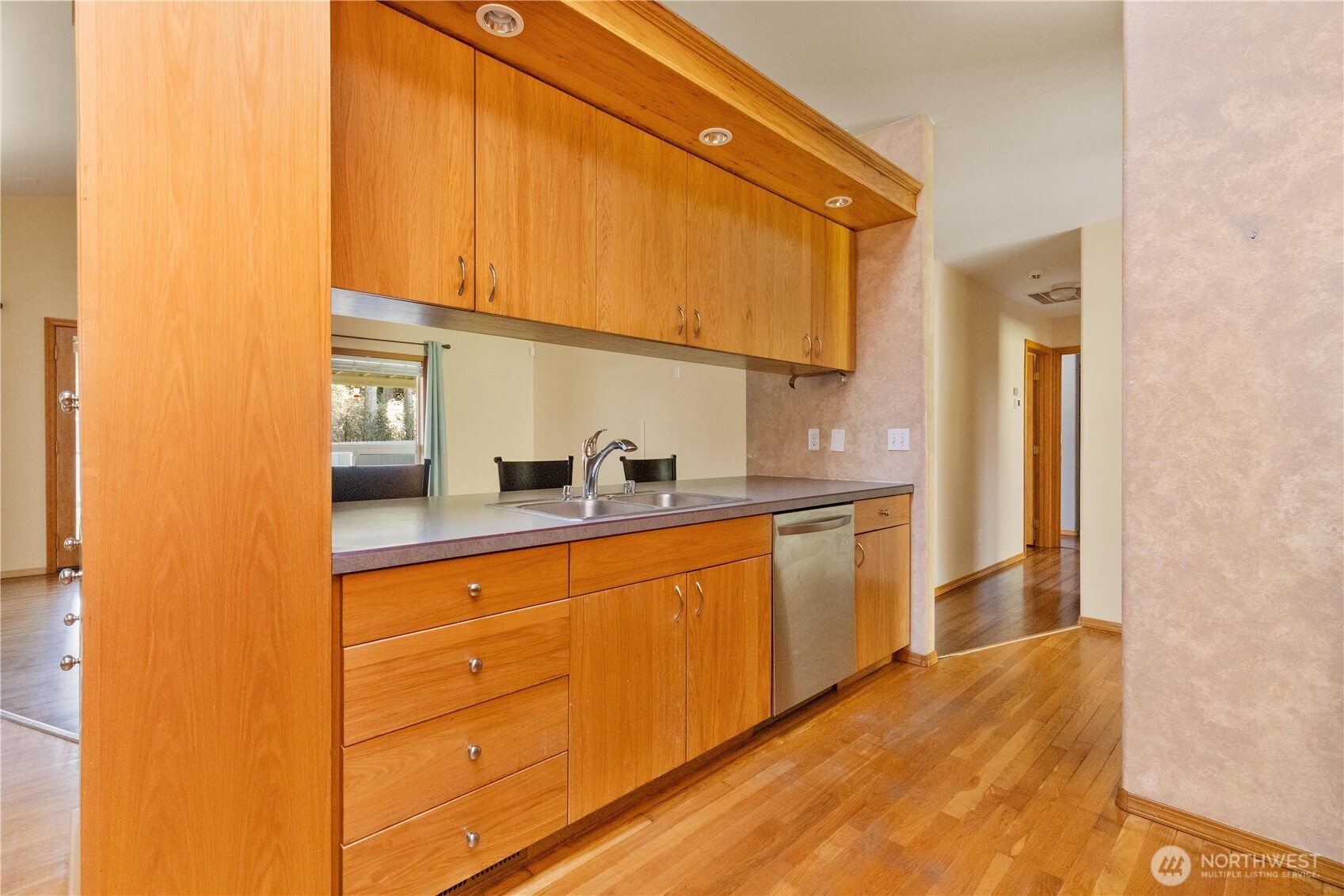 1583 Mark Street , Oak Harbor, WA 98277