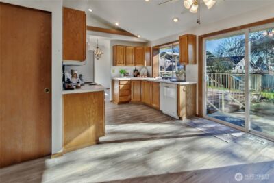 922 130th Street E, Tacoma, WA 98445 - Photo 10