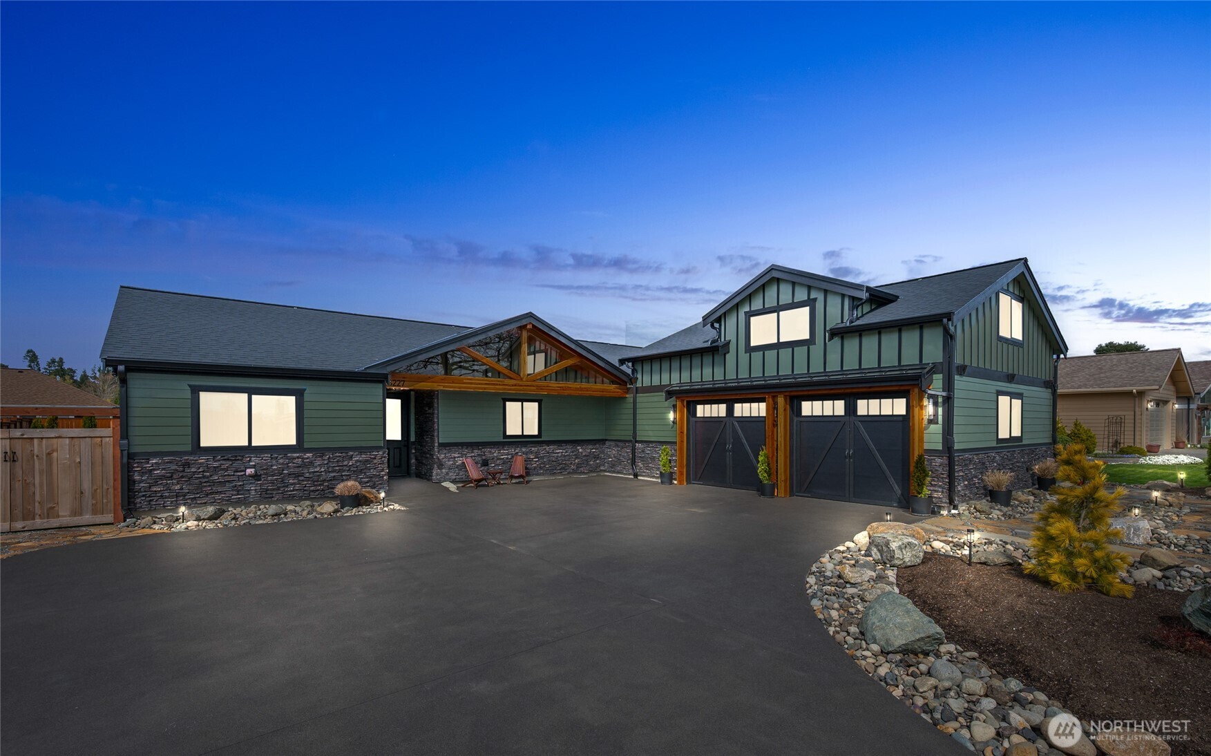 8227 Comox Road , Blaine, WA 98230