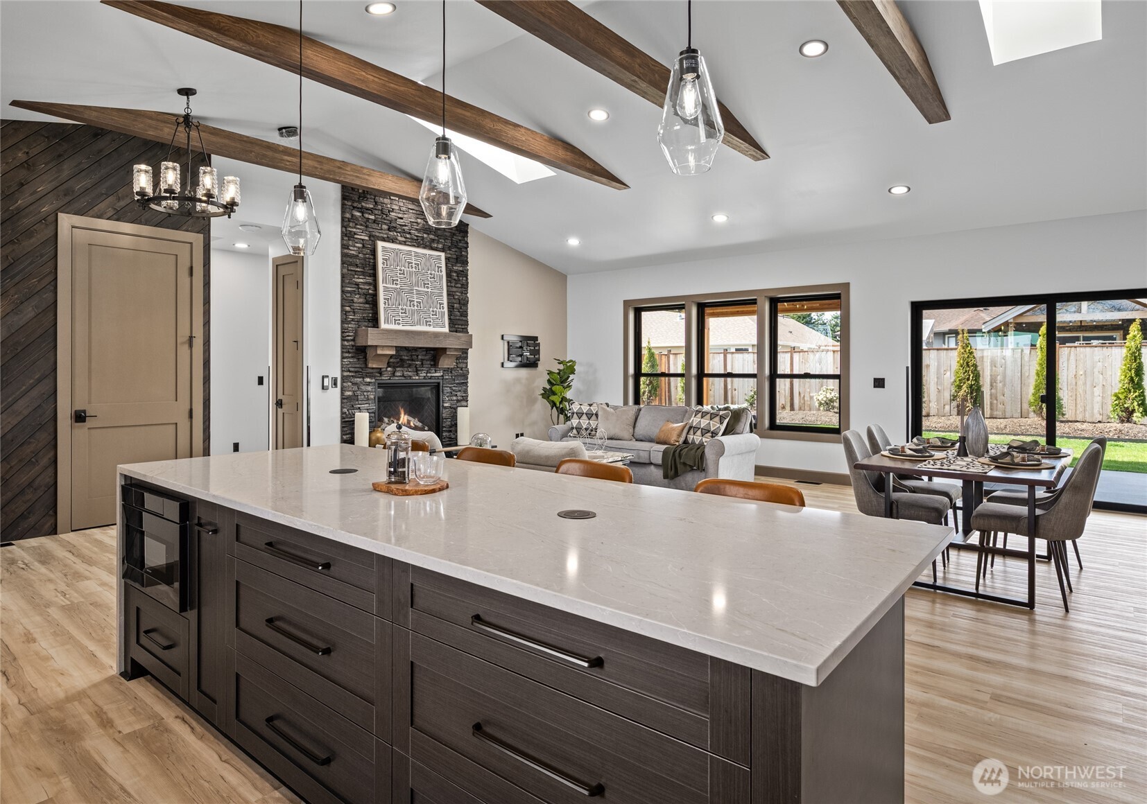 8227 Comox Road , Blaine, WA 98230