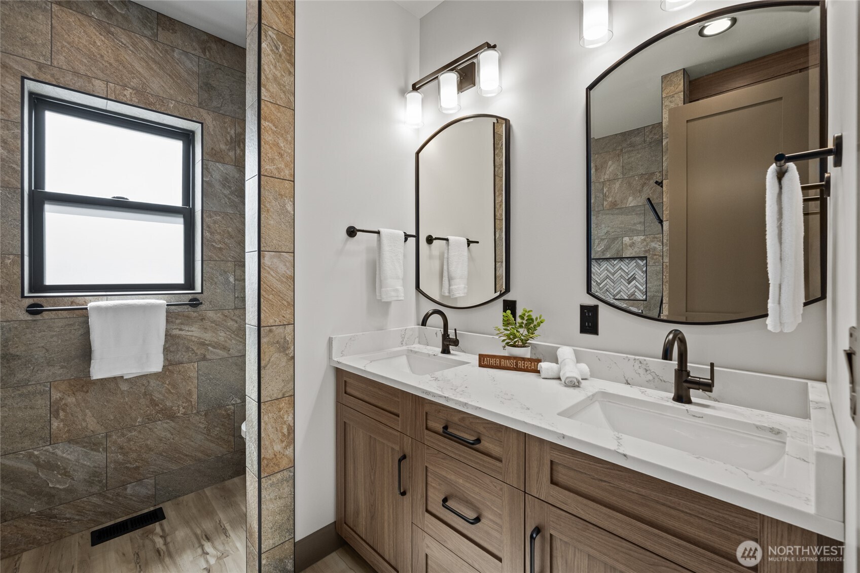 8227 Comox Road , Blaine, WA 98230