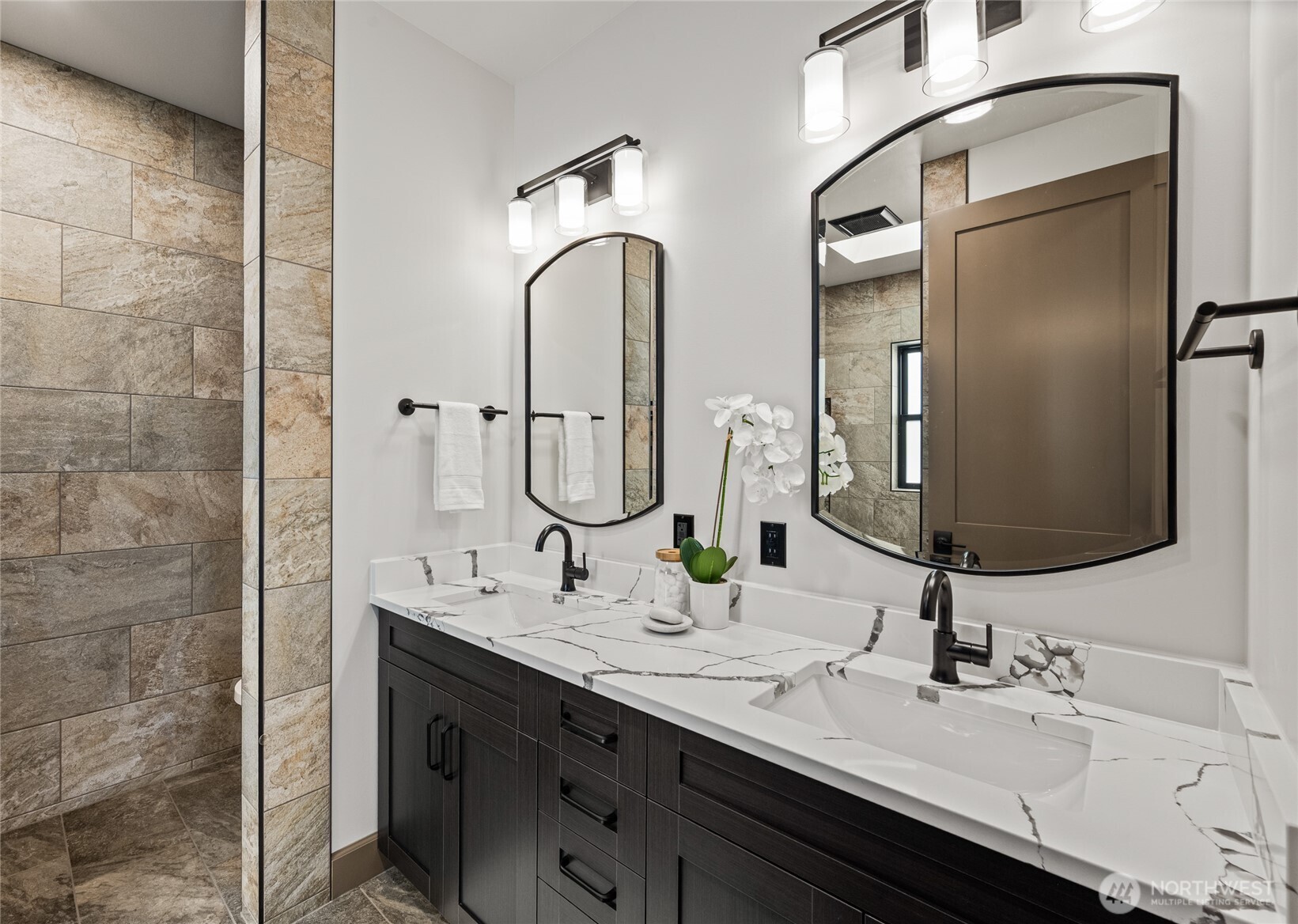 8227 Comox Road , Blaine, WA 98230