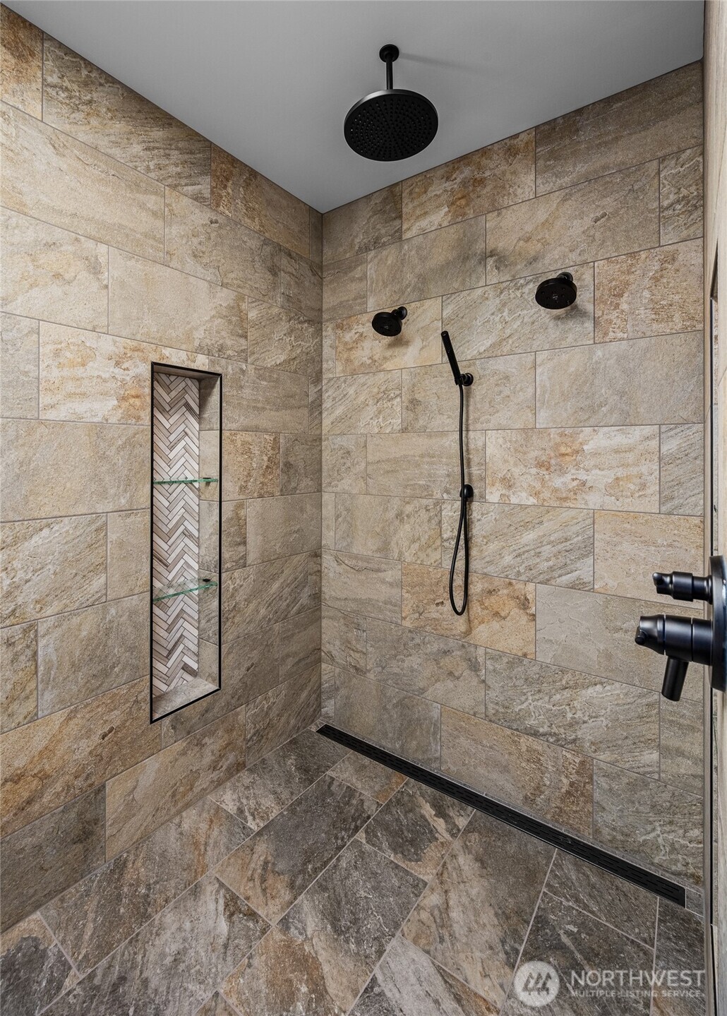 8227 Comox Road , Blaine, WA 98230