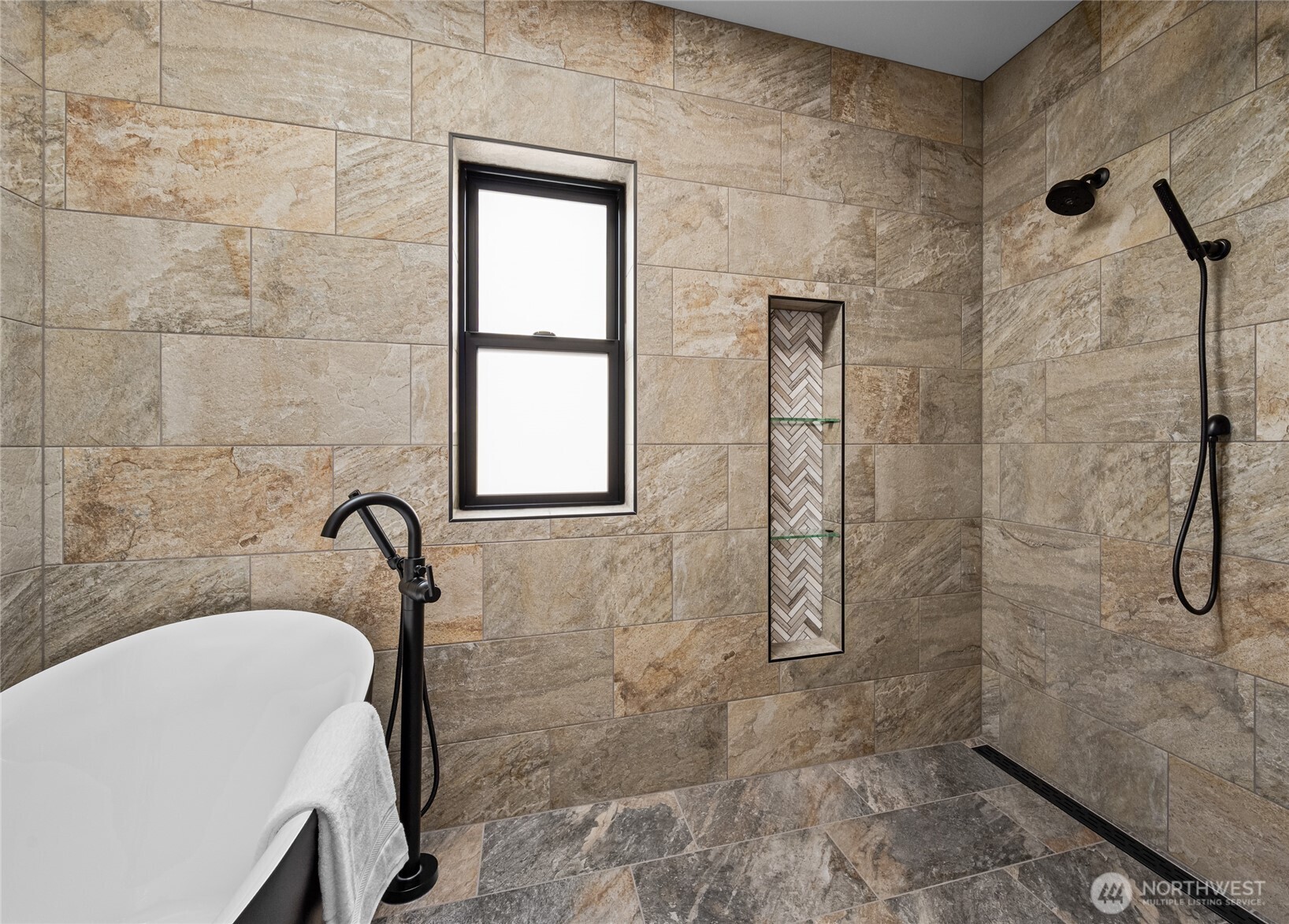 8227 Comox Road , Blaine, WA 98230