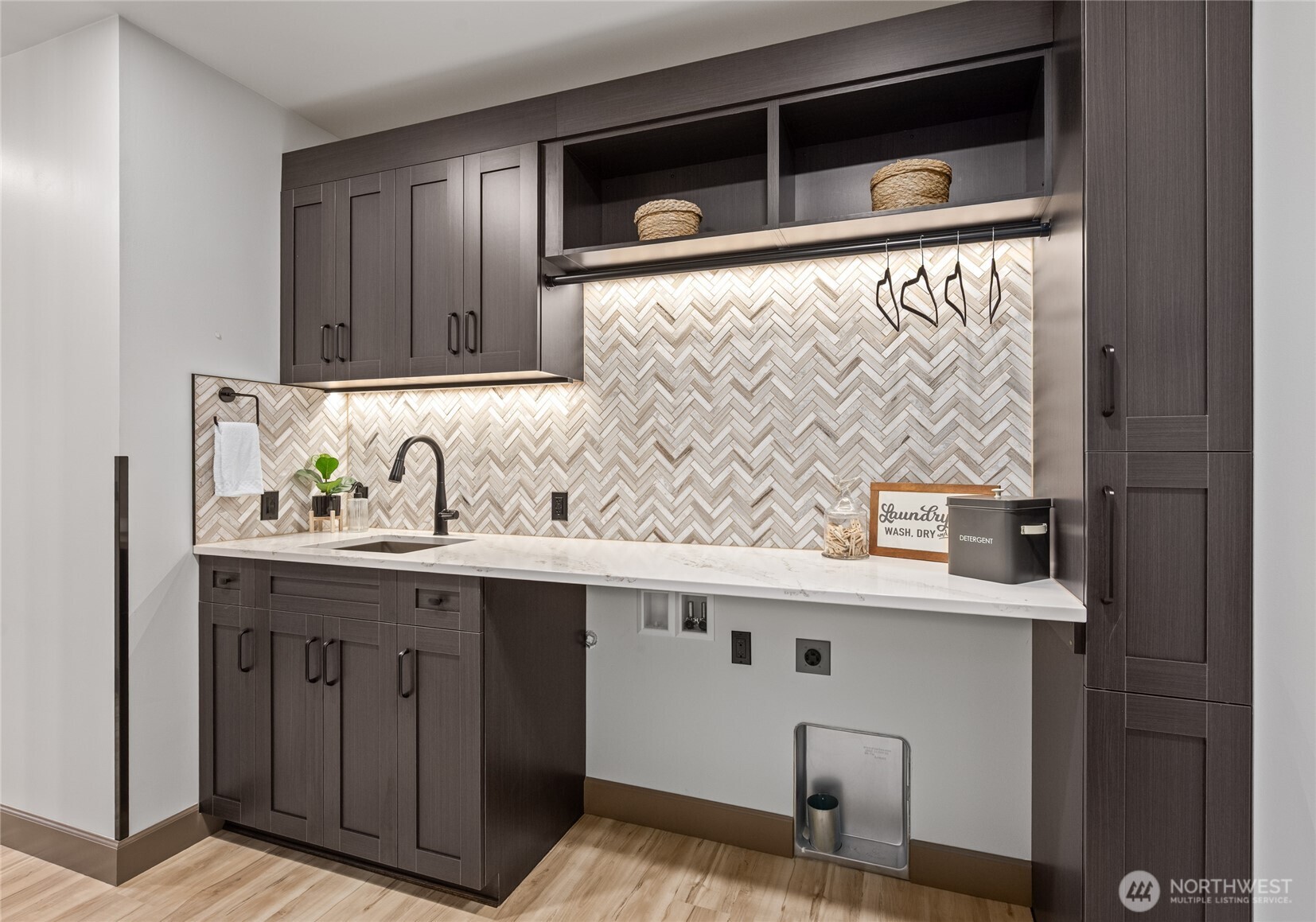 8227 Comox Road , Blaine, WA 98230