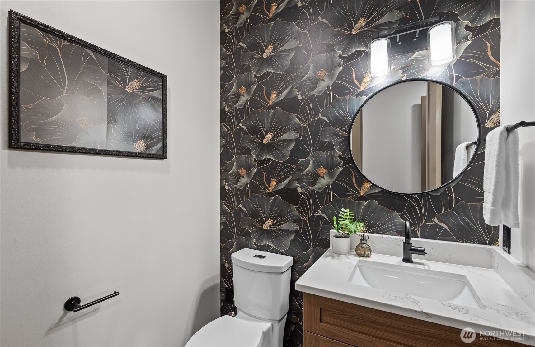 8227 Comox Road , Blaine, WA 98230