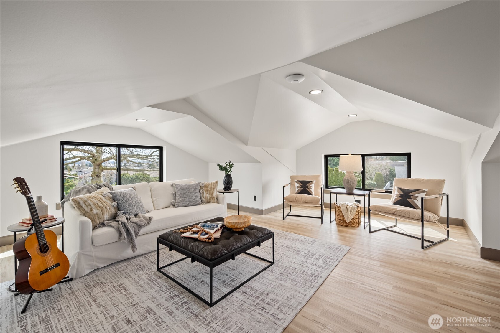 8227 Comox Road , Blaine, WA 98230