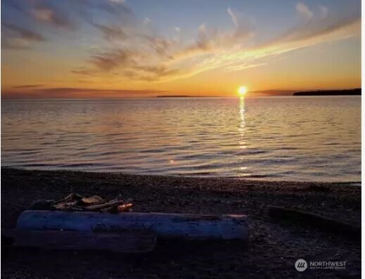 8227 Comox Road , Blaine, WA 98230