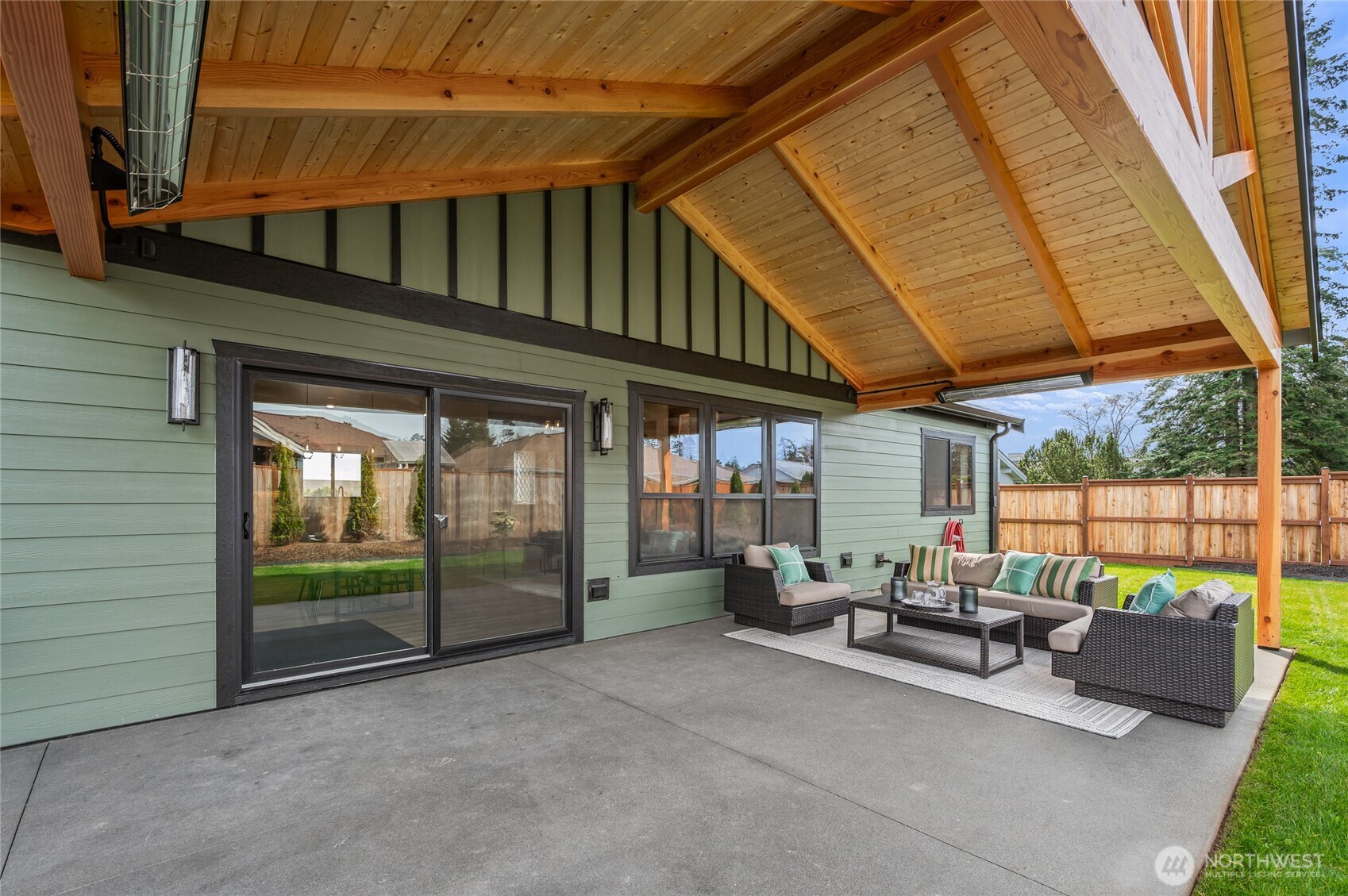 8227 Comox Road , Blaine, WA 98230