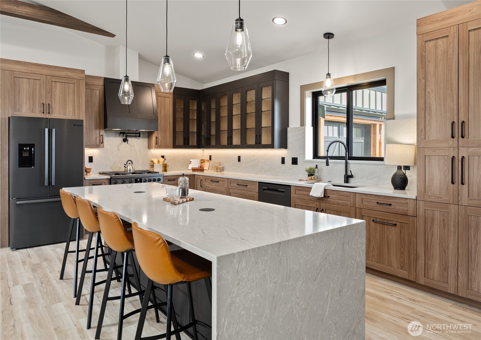 8227 Comox Road , Blaine, WA 98230