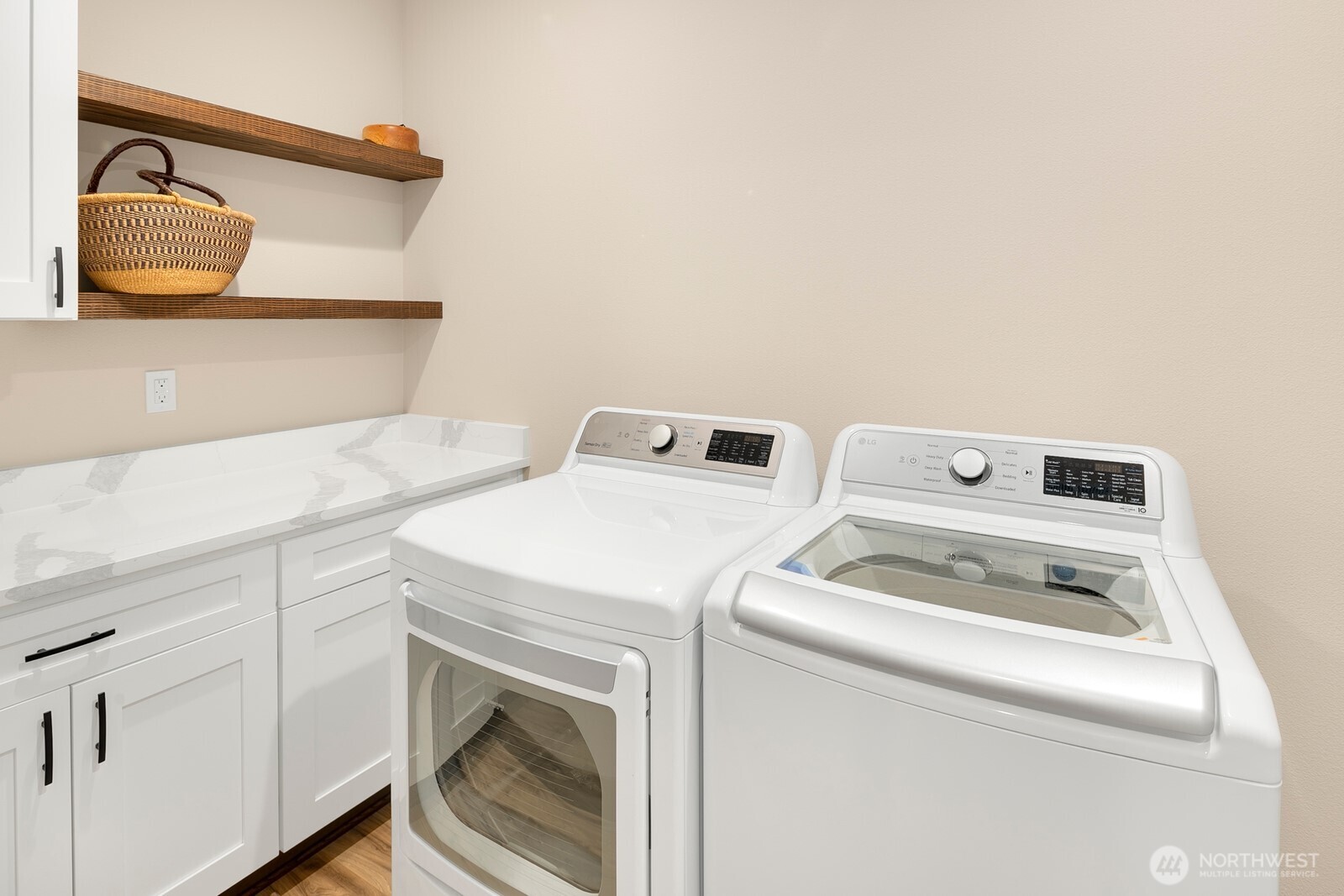 1048 Malvern Hills Drive , Camano Island, WA 98282