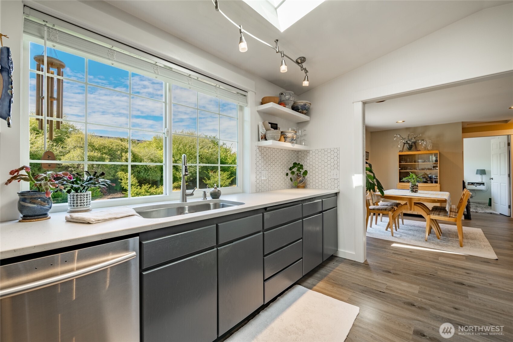 8085 Cowichan Road , Blaine, WA 98230