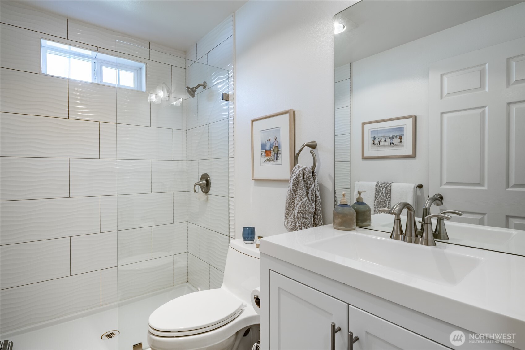 8085 Cowichan Road , Blaine, WA 98230