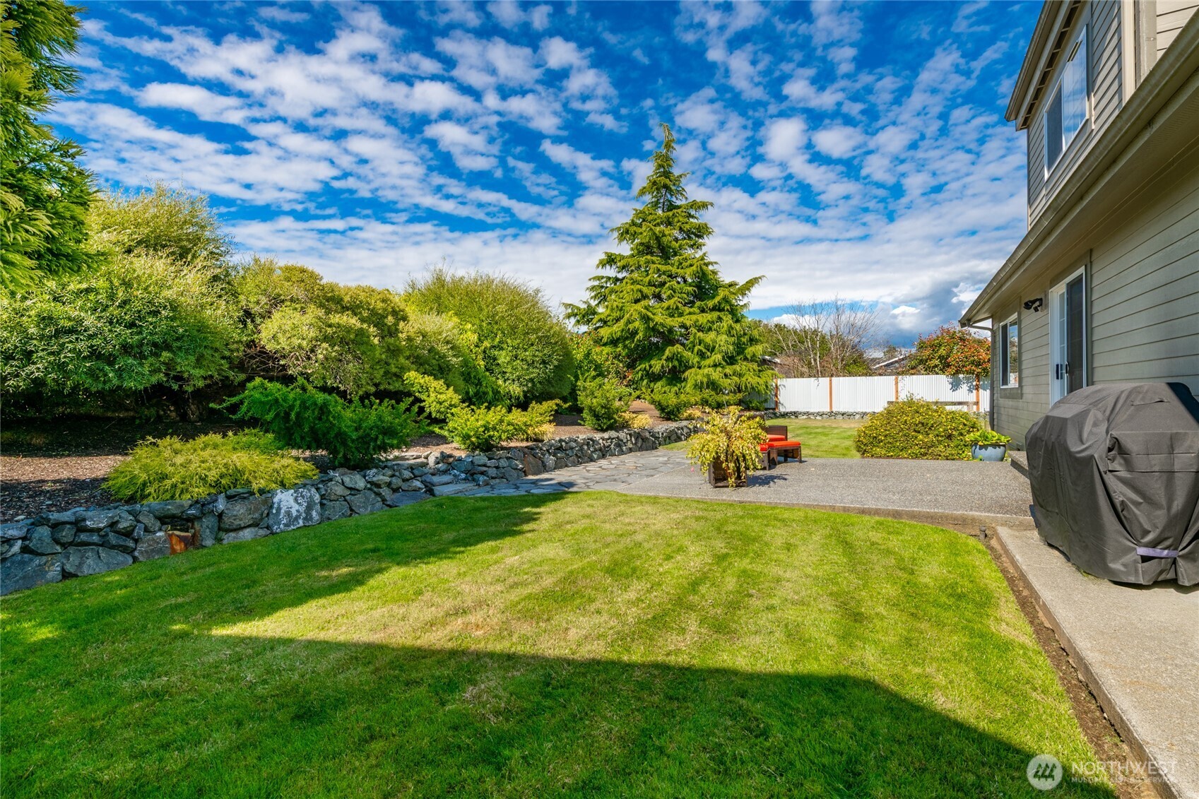 8085 Cowichan Road , Blaine, WA 98230