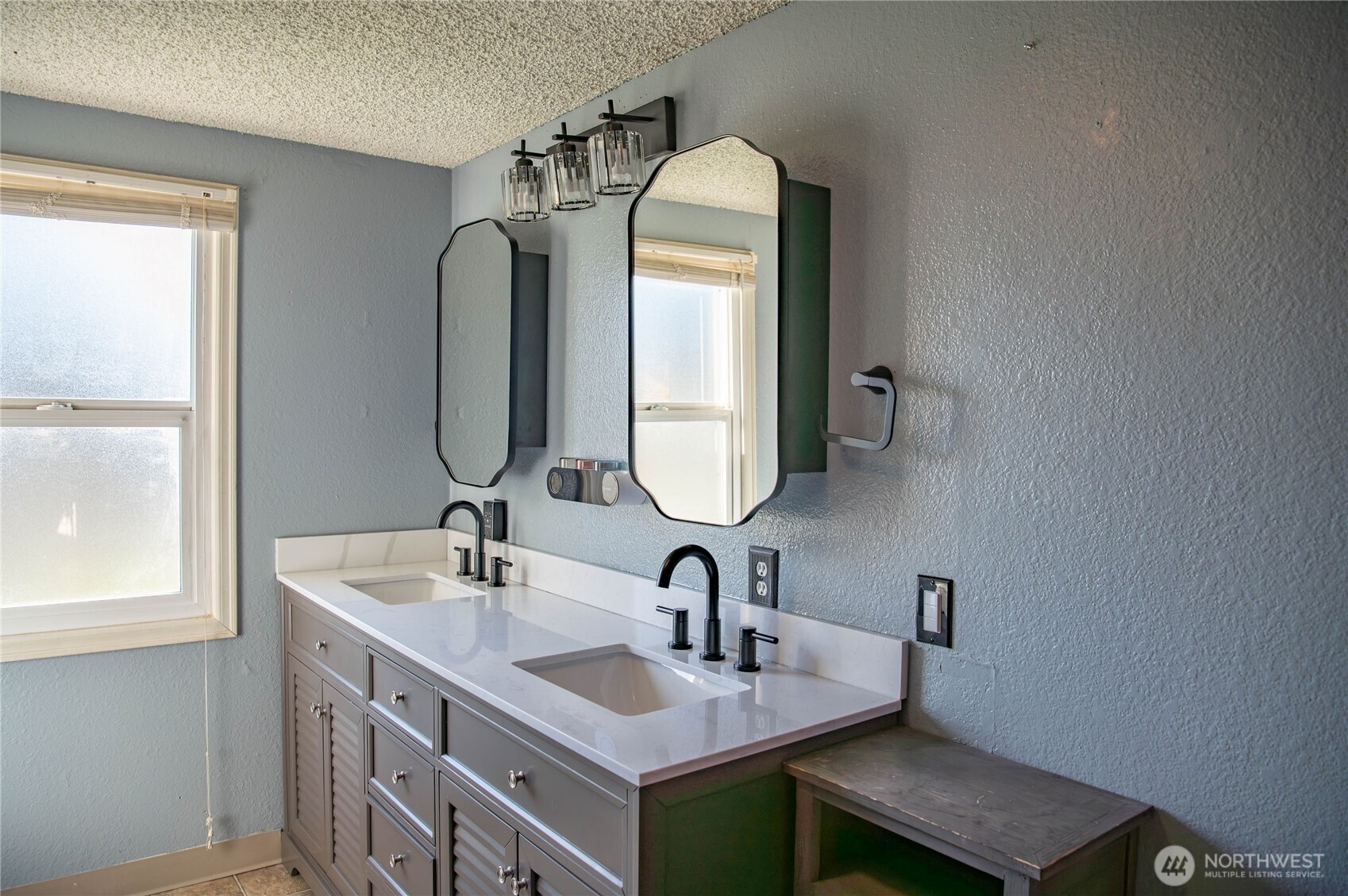 6720 Central Park Drive , Aberdeen, WA 98520