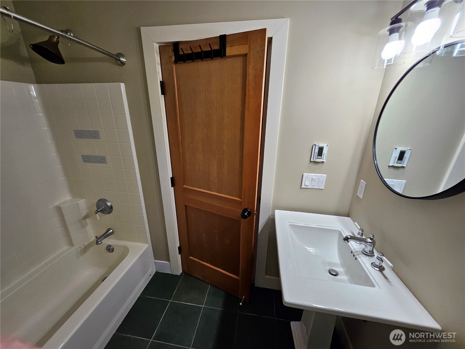9380 Ferncliff Avenue NE, Bainbridge Island, WA 98110