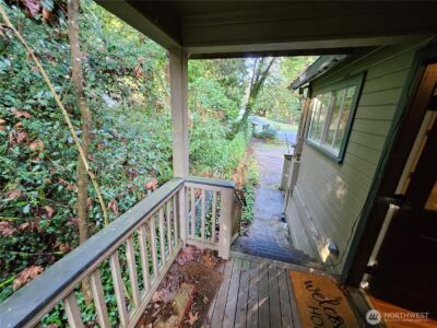 9380 Ferncliff Avenue NE, Bainbridge Island, WA 98110 - Photo 14