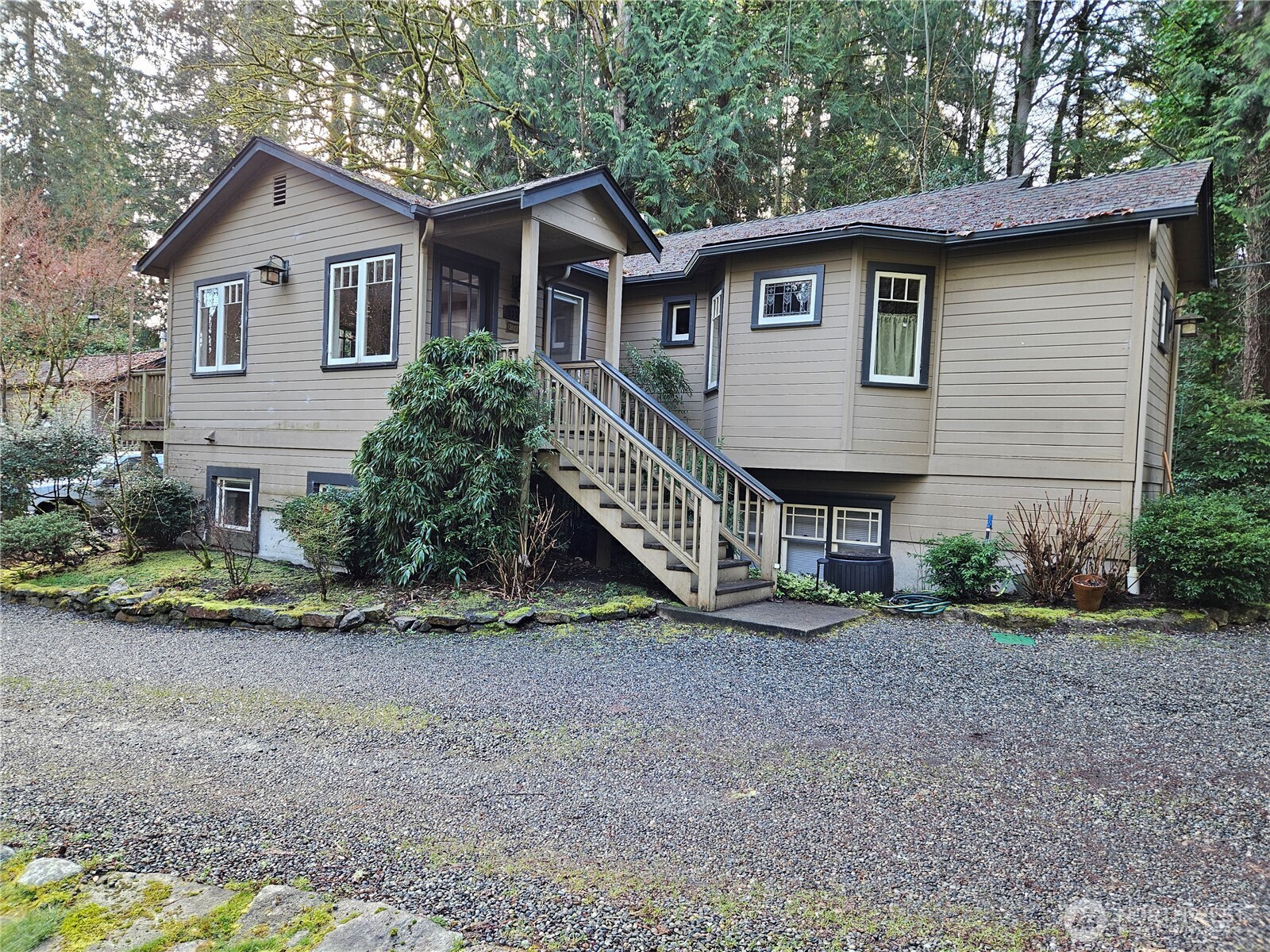 9380 Ferncliff Avenue NE, Bainbridge Island, WA 98110
