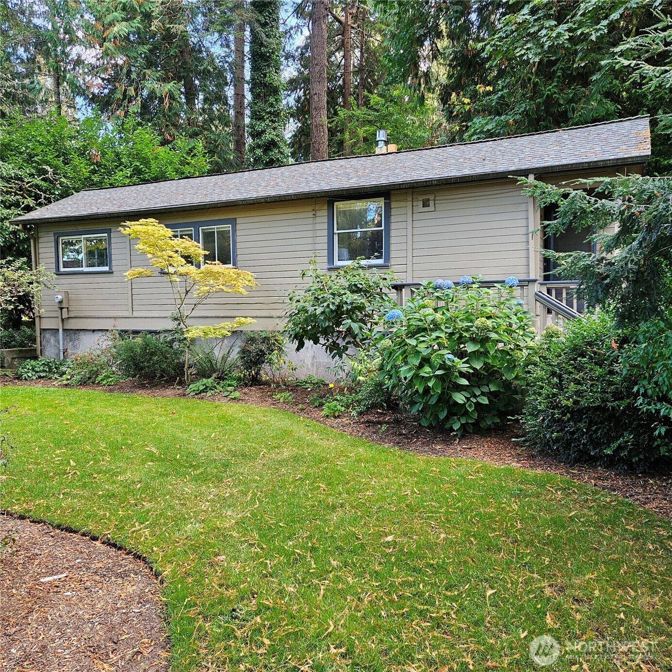 9380 Ferncliff Avenue NE, Bainbridge Island, WA 98110