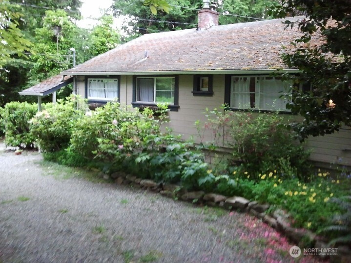9380 Ferncliff Avenue NE, Bainbridge Island, WA 98110