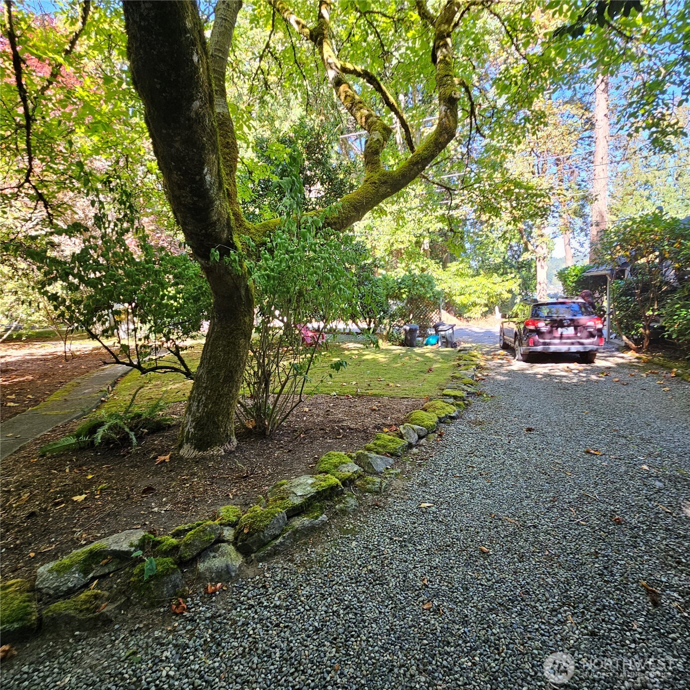 9380 Ferncliff Avenue NE, Bainbridge Island, WA 98110
