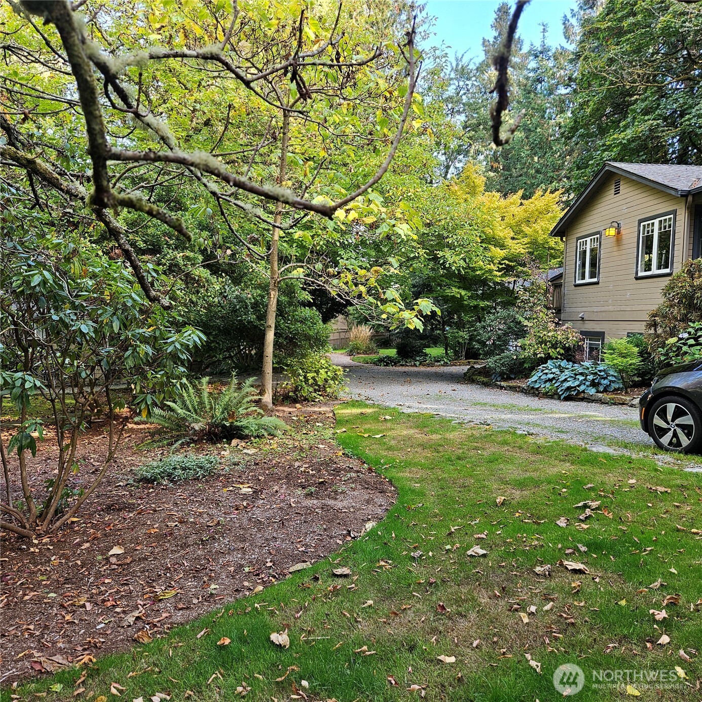 9380 Ferncliff Avenue NE, Bainbridge Island, WA 98110
