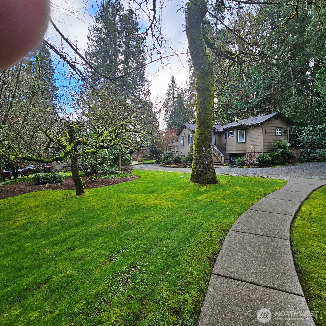 9380 Ferncliff Avenue NE, Bainbridge Island, WA 98110