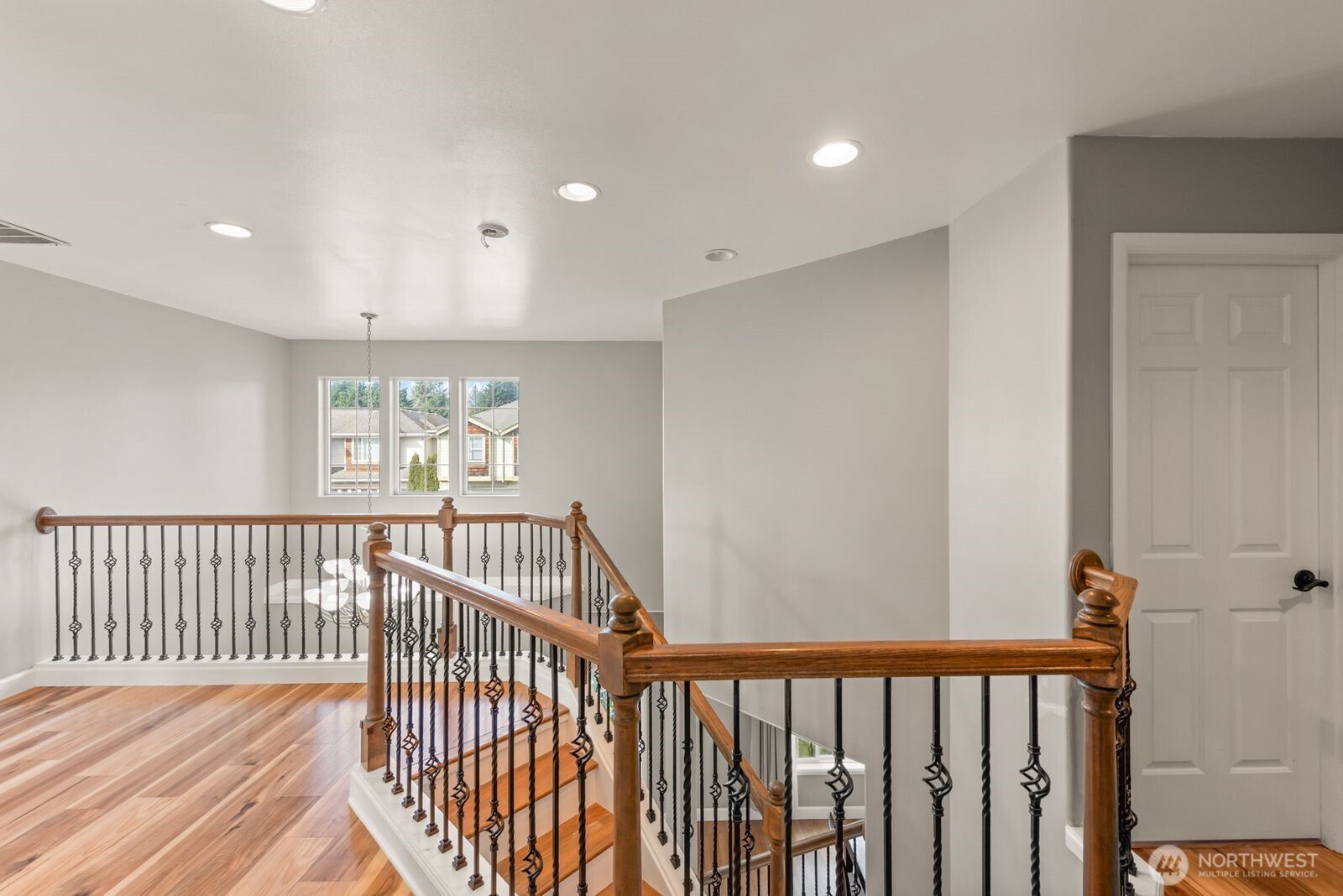 4218 NE 9th Cir , Renton, WA 98059