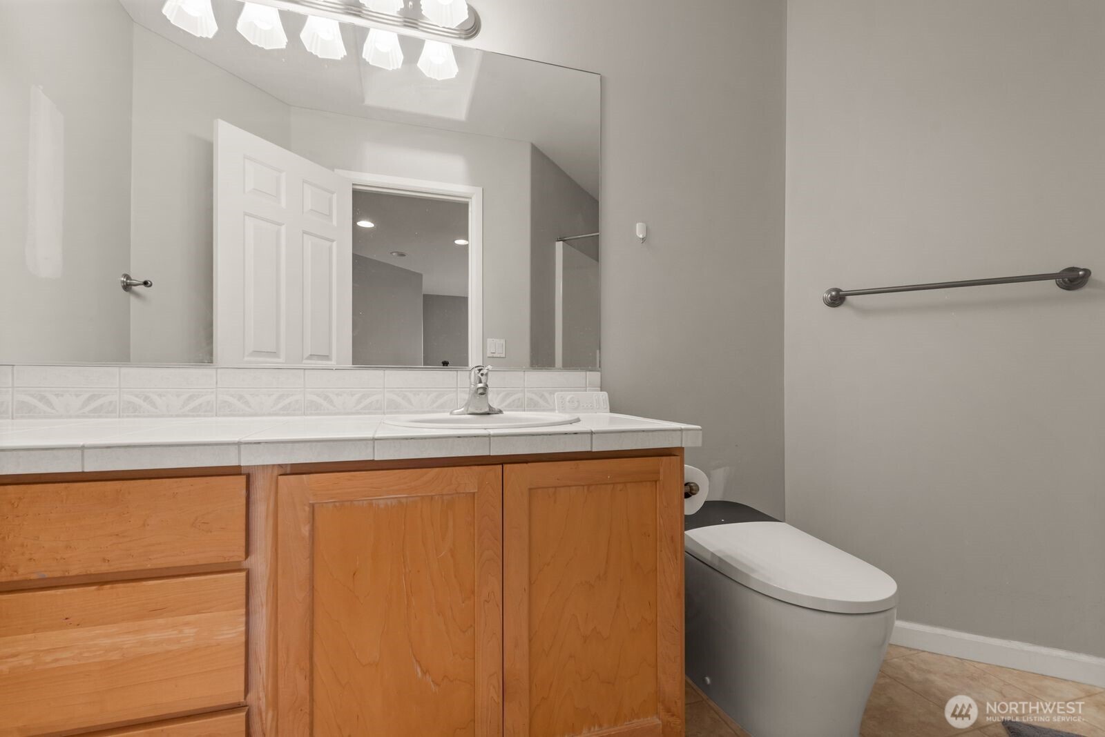 4218 NE 9th Cir , Renton, WA 98059