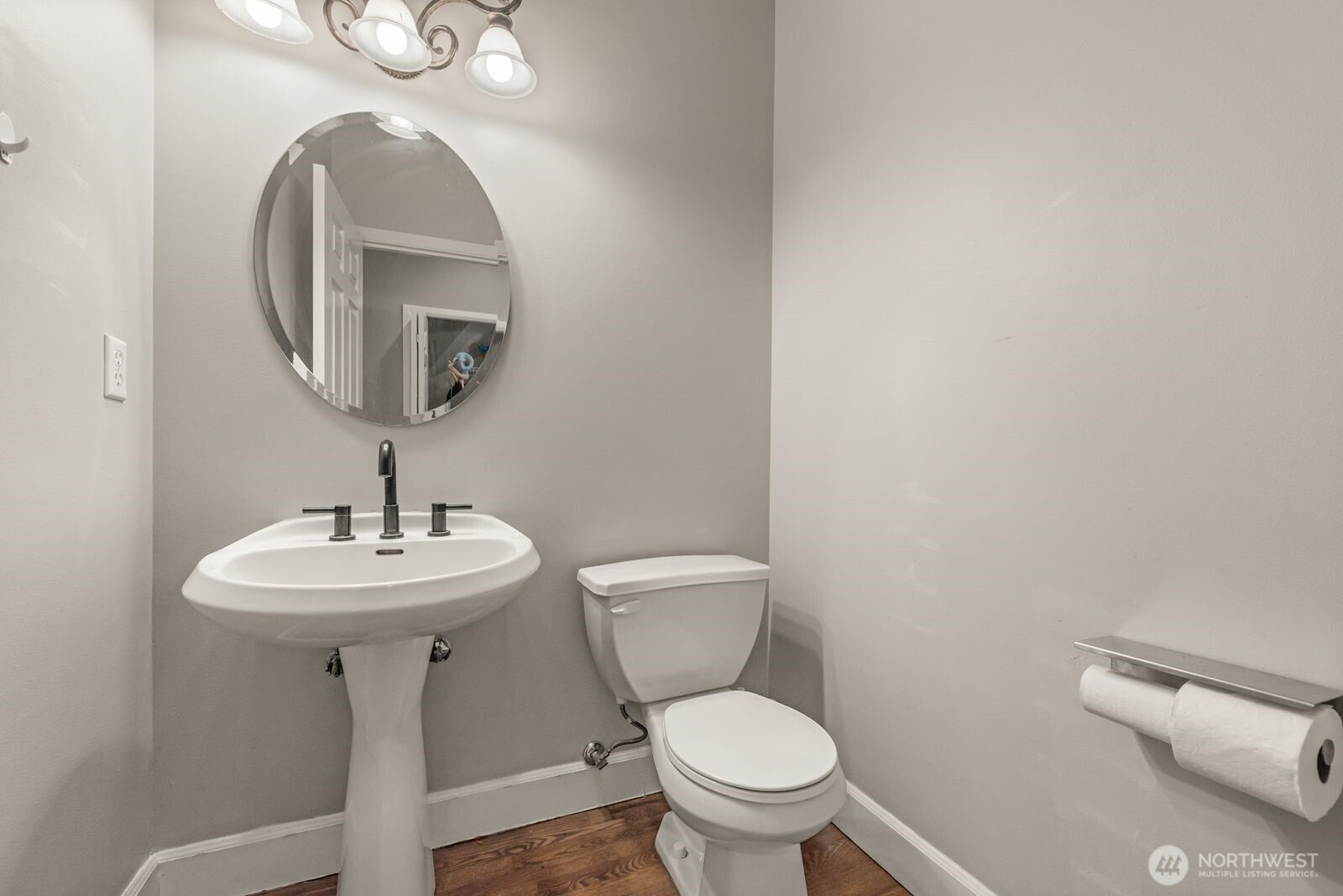 4218 NE 9th Cir , Renton, WA 98059