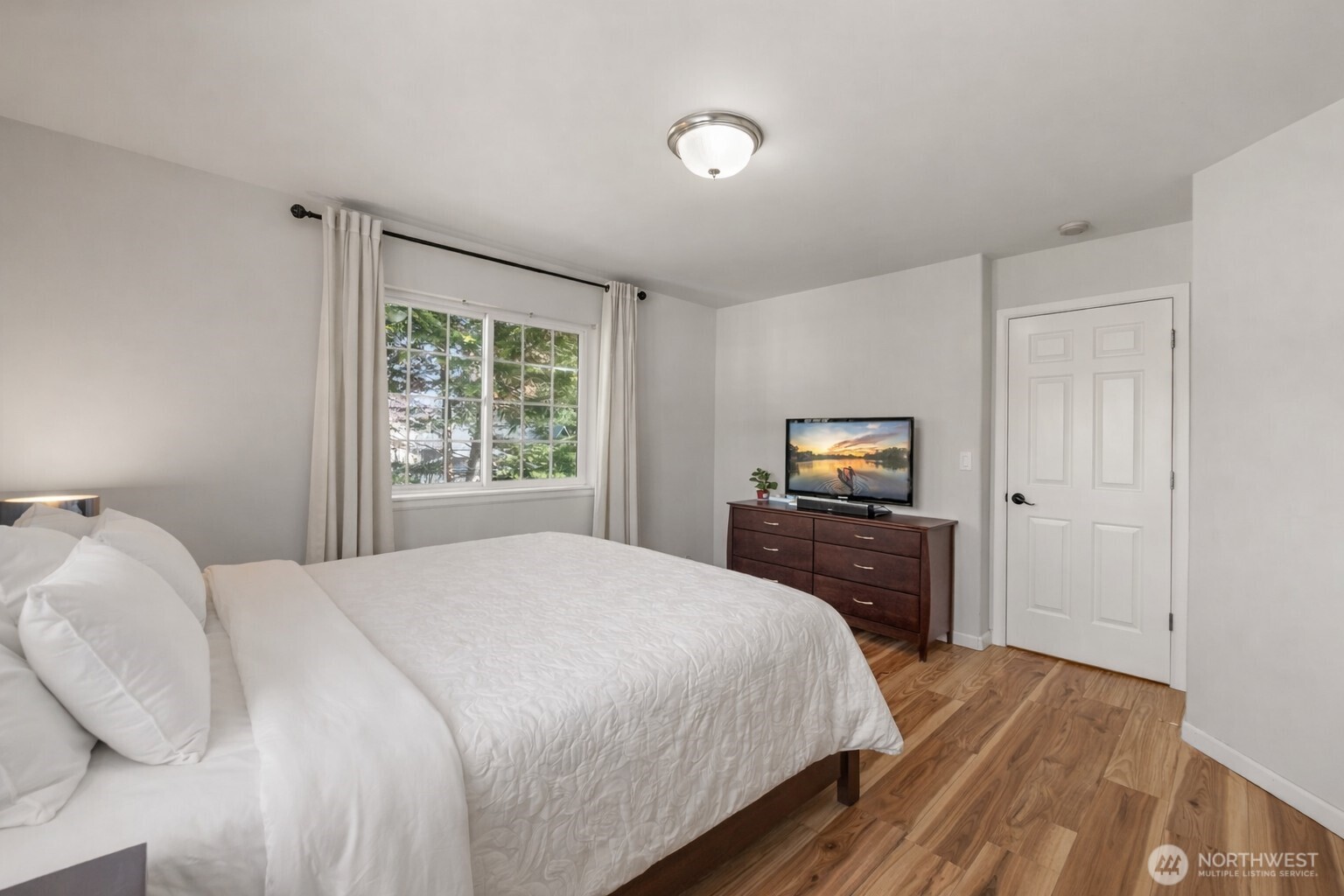 4218 NE 9th Cir , Renton, WA 98059