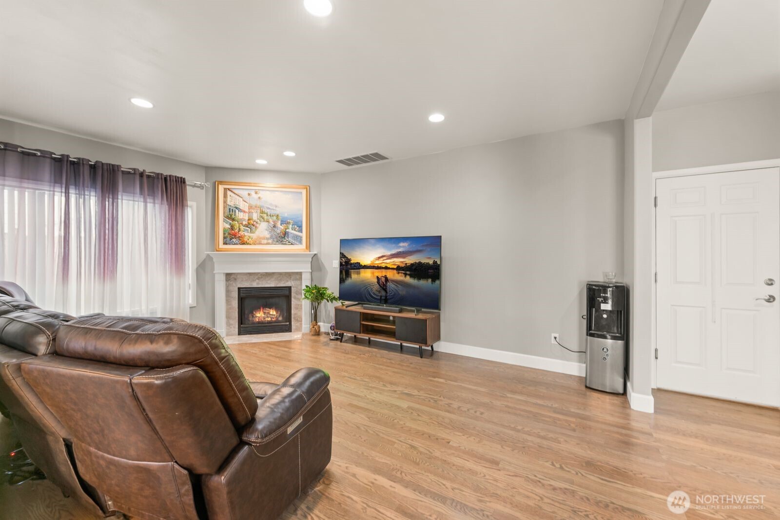 4218 NE 9th Cir , Renton, WA 98059