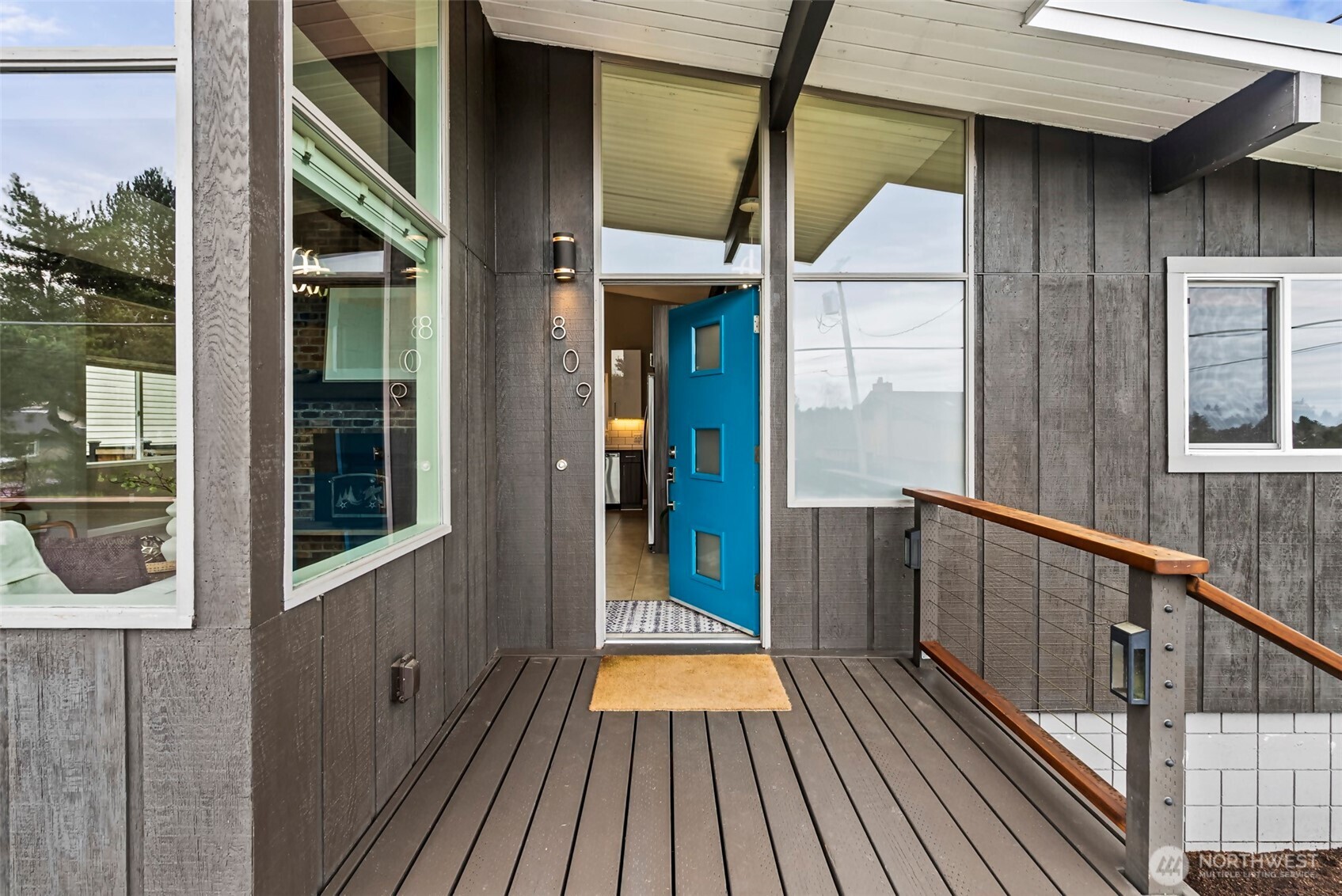 809 N 6th Avenue SW, Tumwater, WA 98512