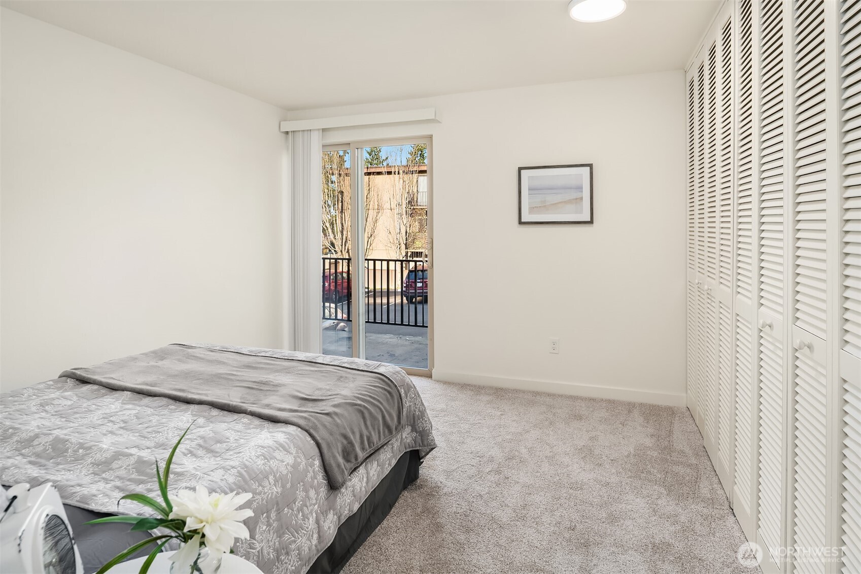 11008 NE 68th Street #716, Kirkland, WA 98033