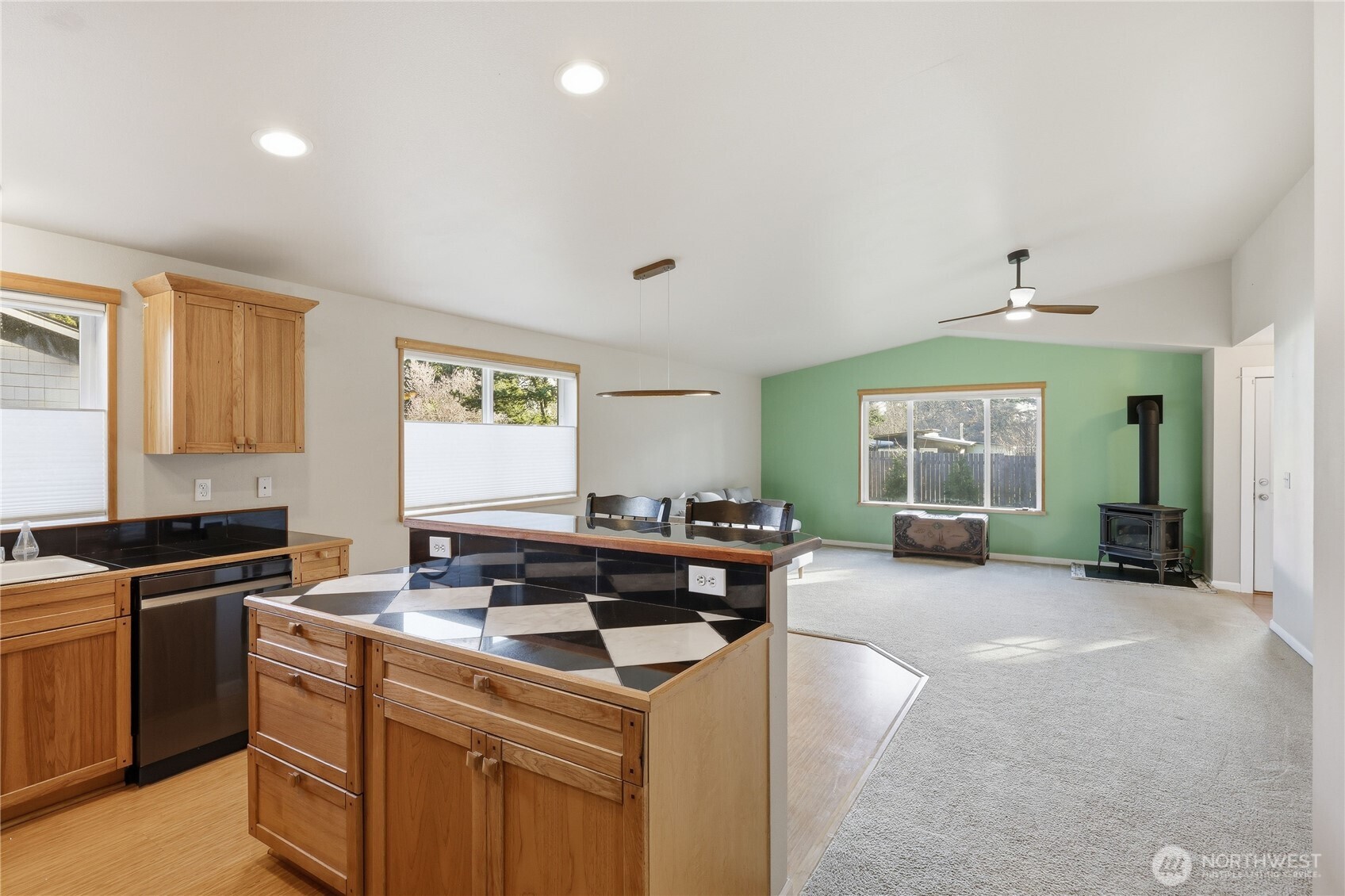 302 S Seventh Avenue , Port Hadlock, WA 98339