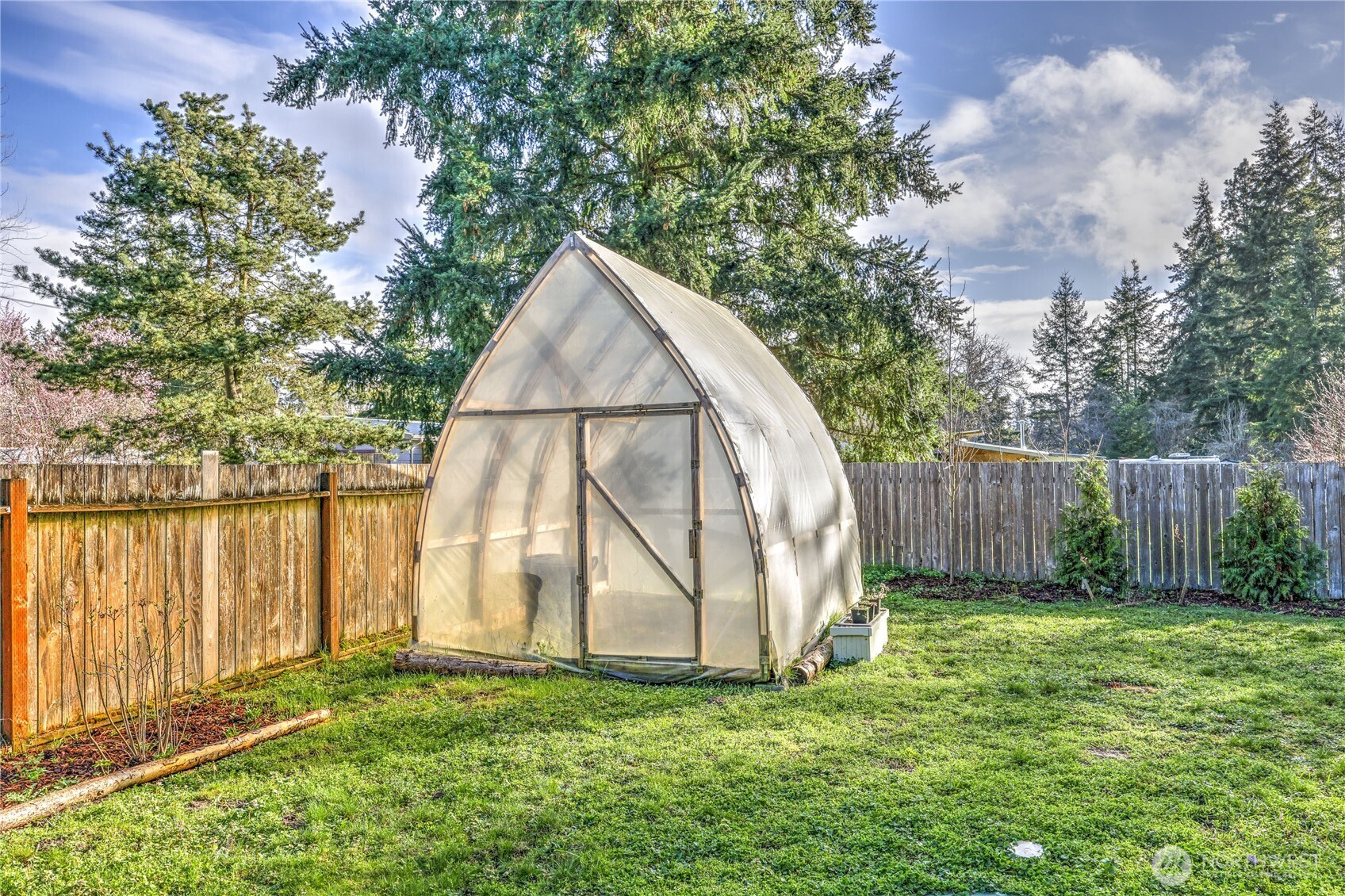 302 S Seventh Avenue , Port Hadlock, WA 98339