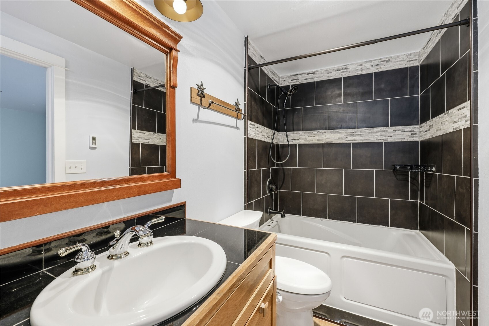 302 S Seventh Avenue , Port Hadlock, WA 98339