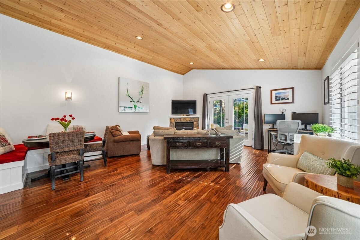 10315 Riviera Drive , Anderson Island, WA 98303