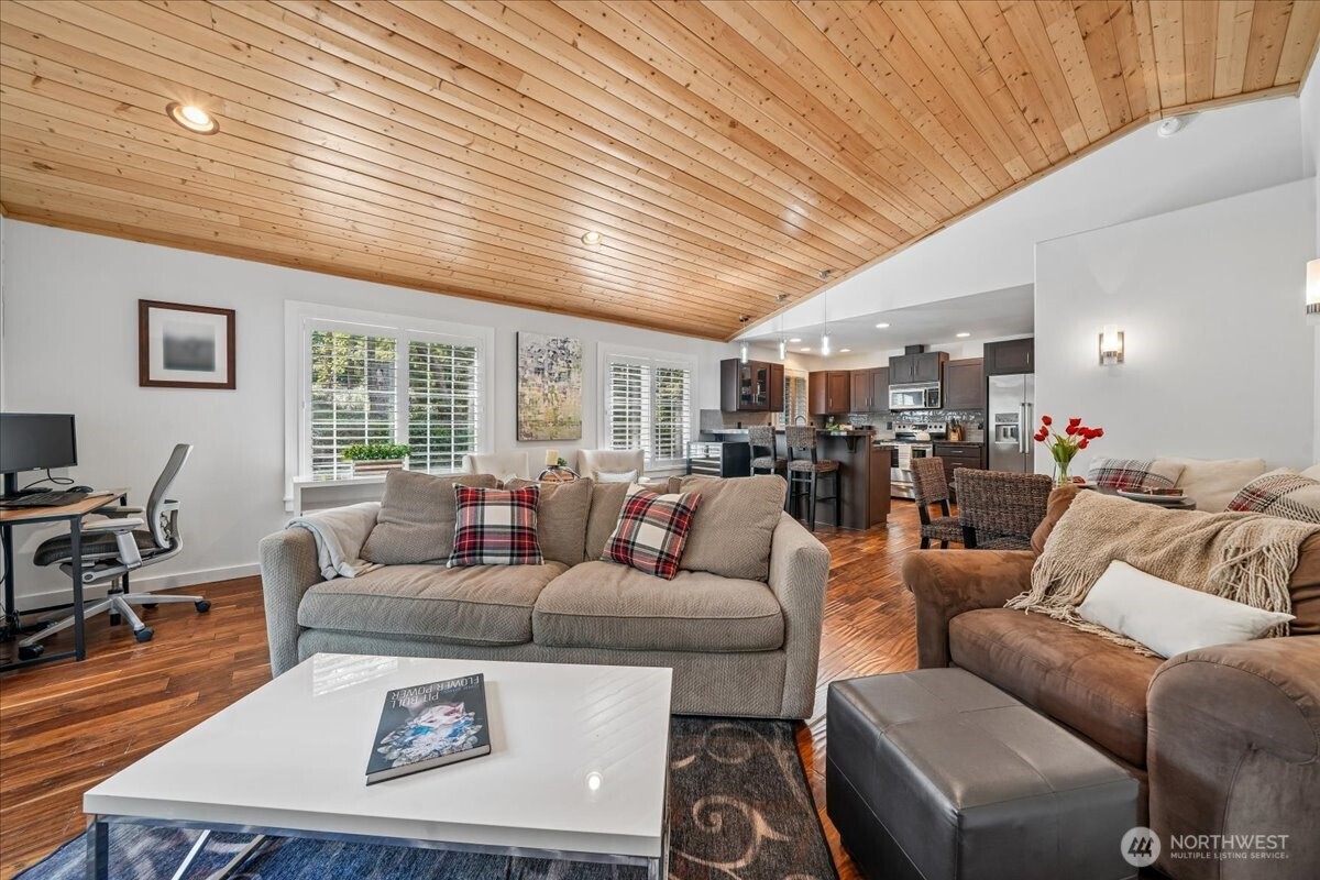 10315 Riviera Drive , Anderson Island, WA 98303